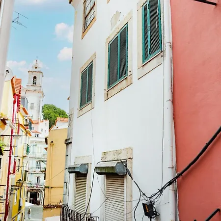 Alfama Comfy Apartmán *